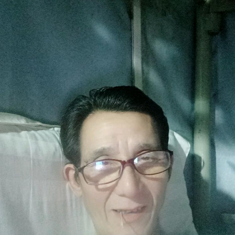 蓝天飞翔