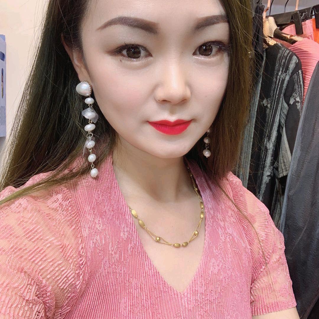 龙江县宝都服装店