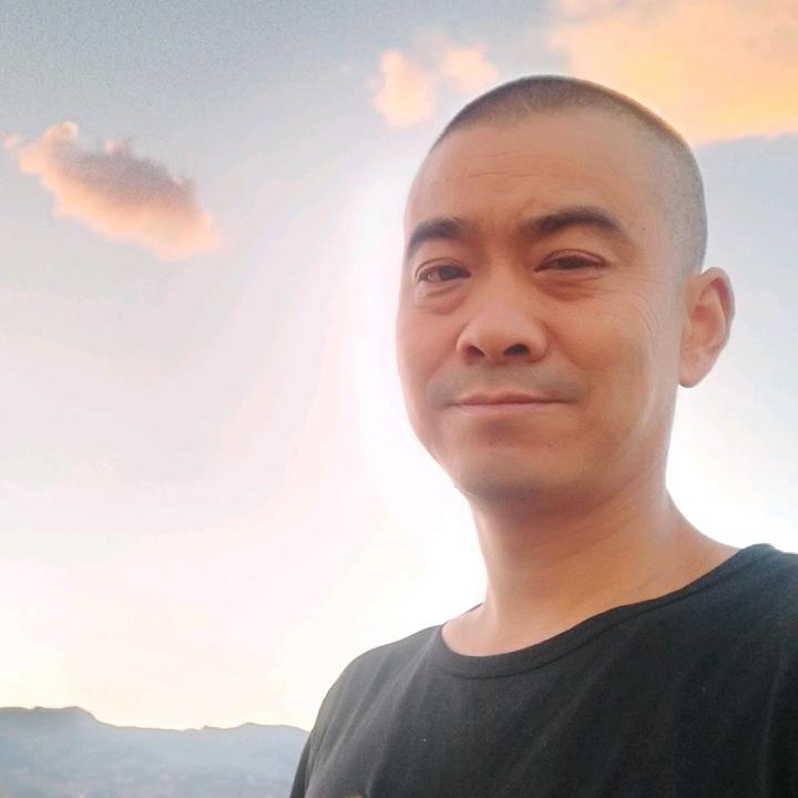龙行天下