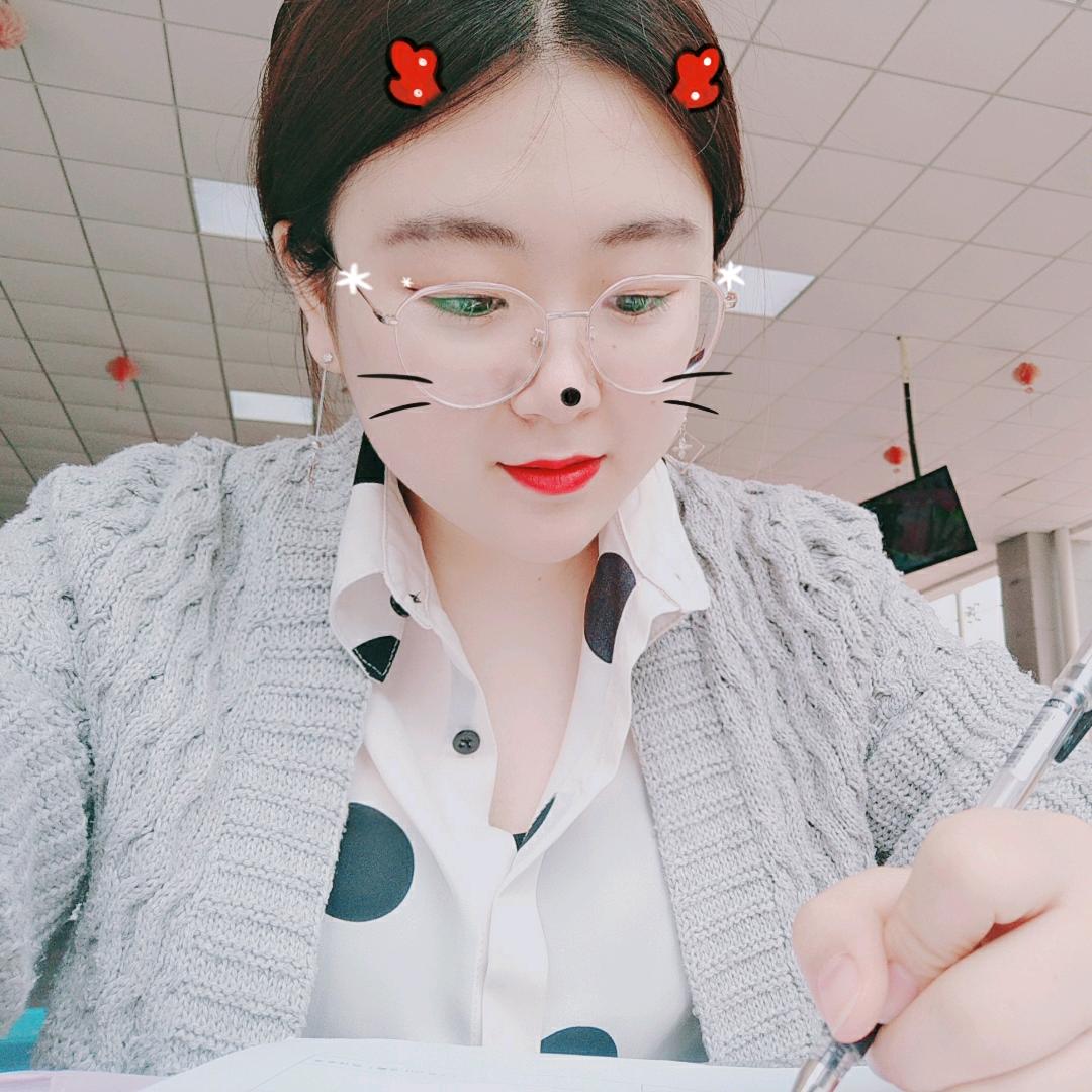 萌萌的小吃货🍓