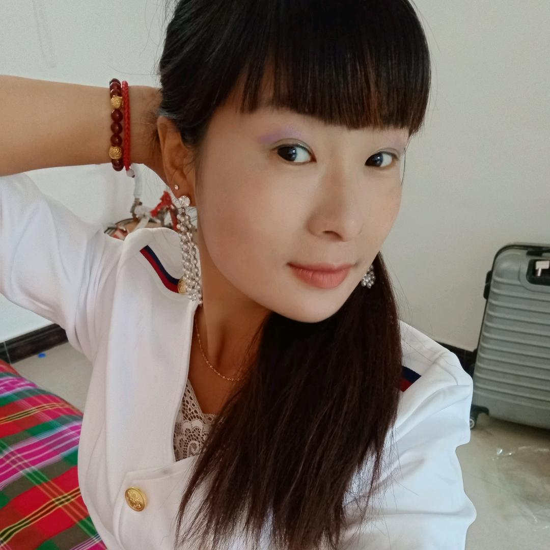 姑娘很标致