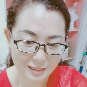 英子