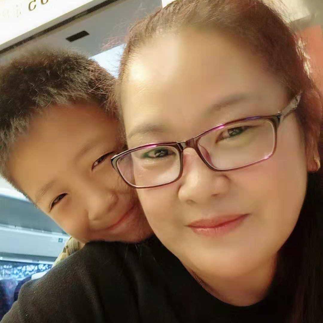 独舞云裳