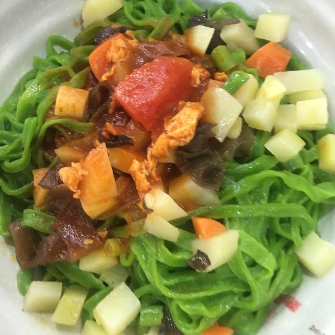 鲜度 手擀菠菜面