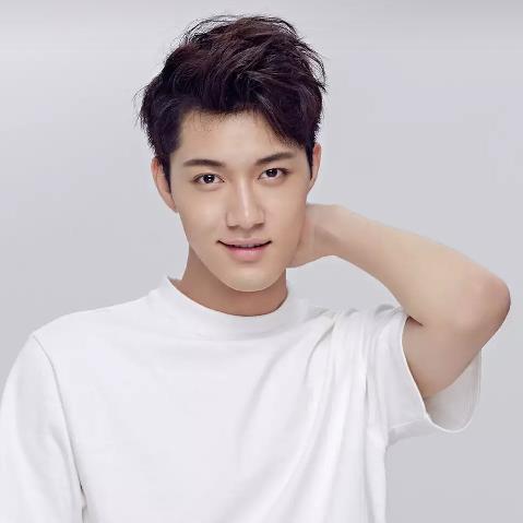 ꧁꫞꯭活在当下꫞꧂