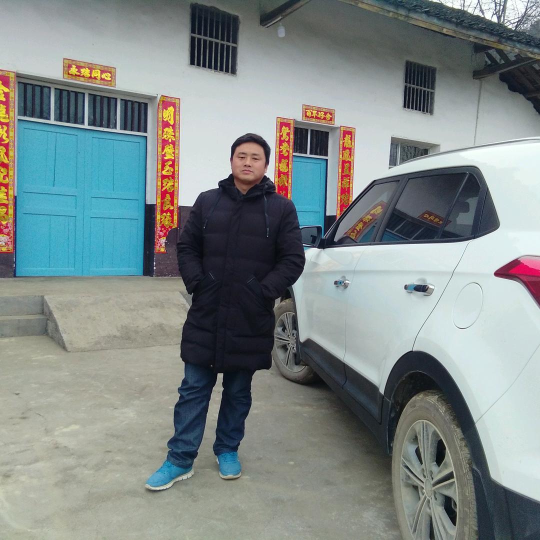 蓝天相伴，八一团