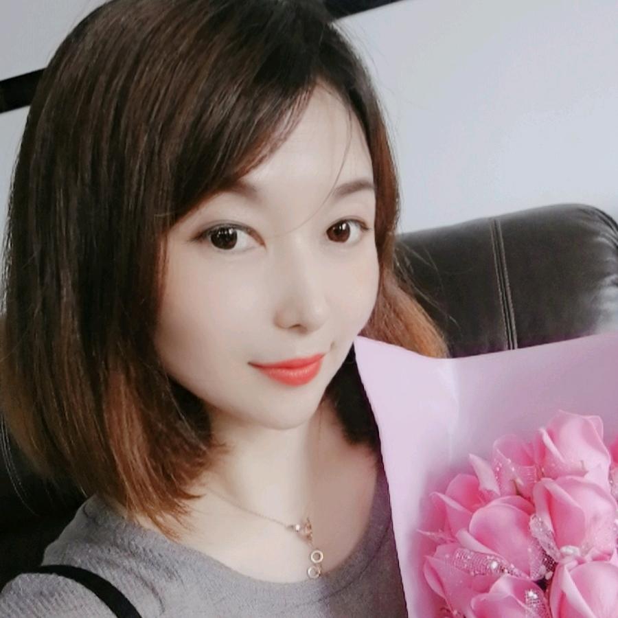 扬中步行街二楼做女人女装店小美