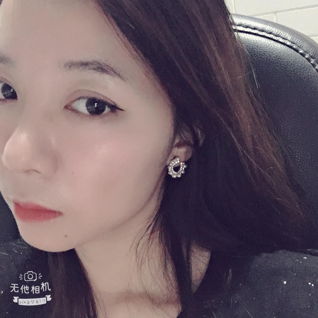 昂贵的背影