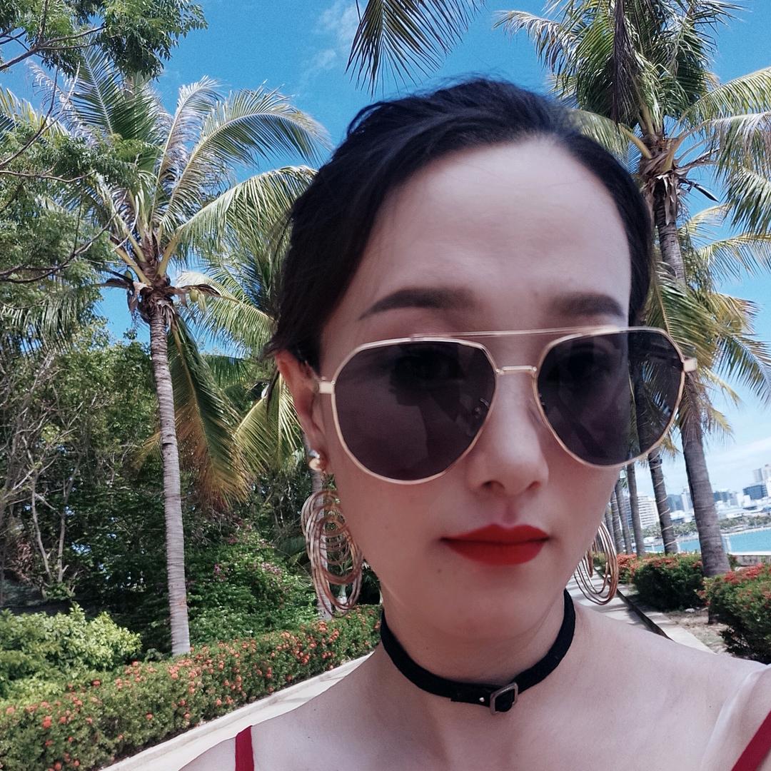 小眼睛的菇凉