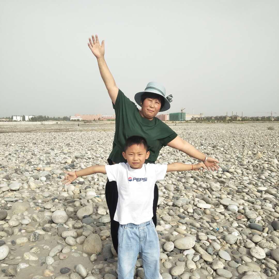 腾腾子子最亮的仔