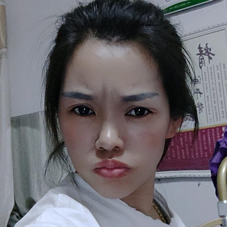 阿玲.