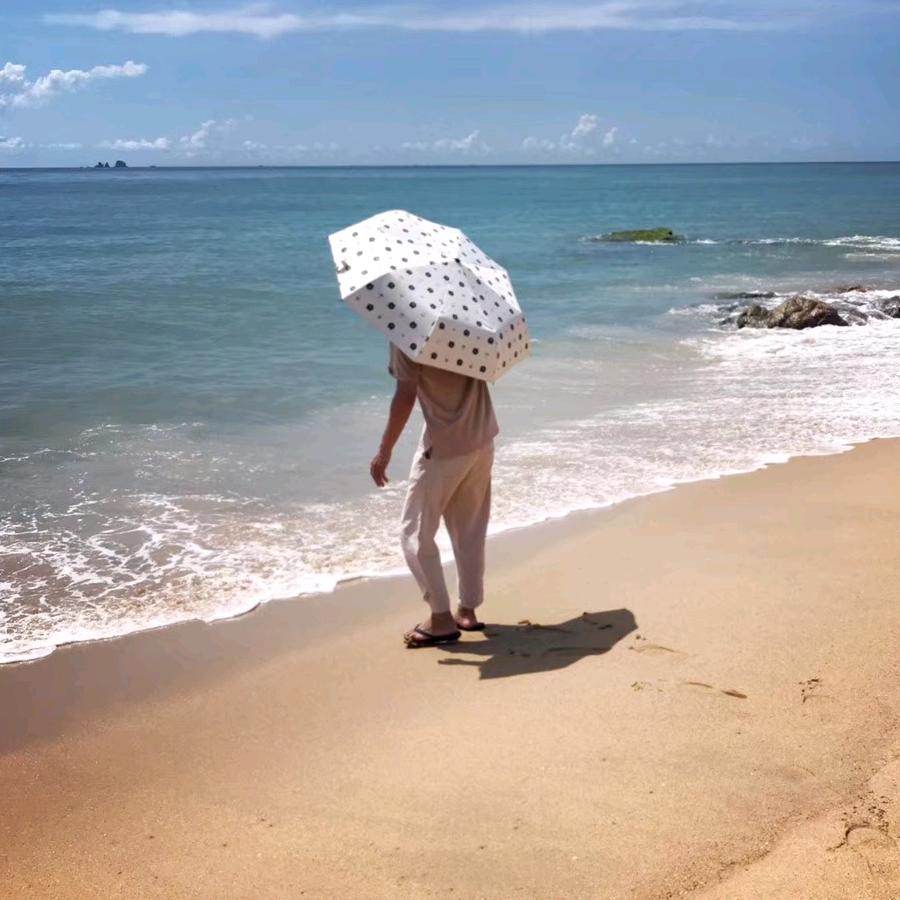 🇱  🇴  🇻   🇪