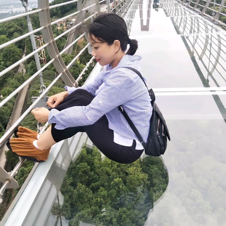 欧派衣柜厉净净