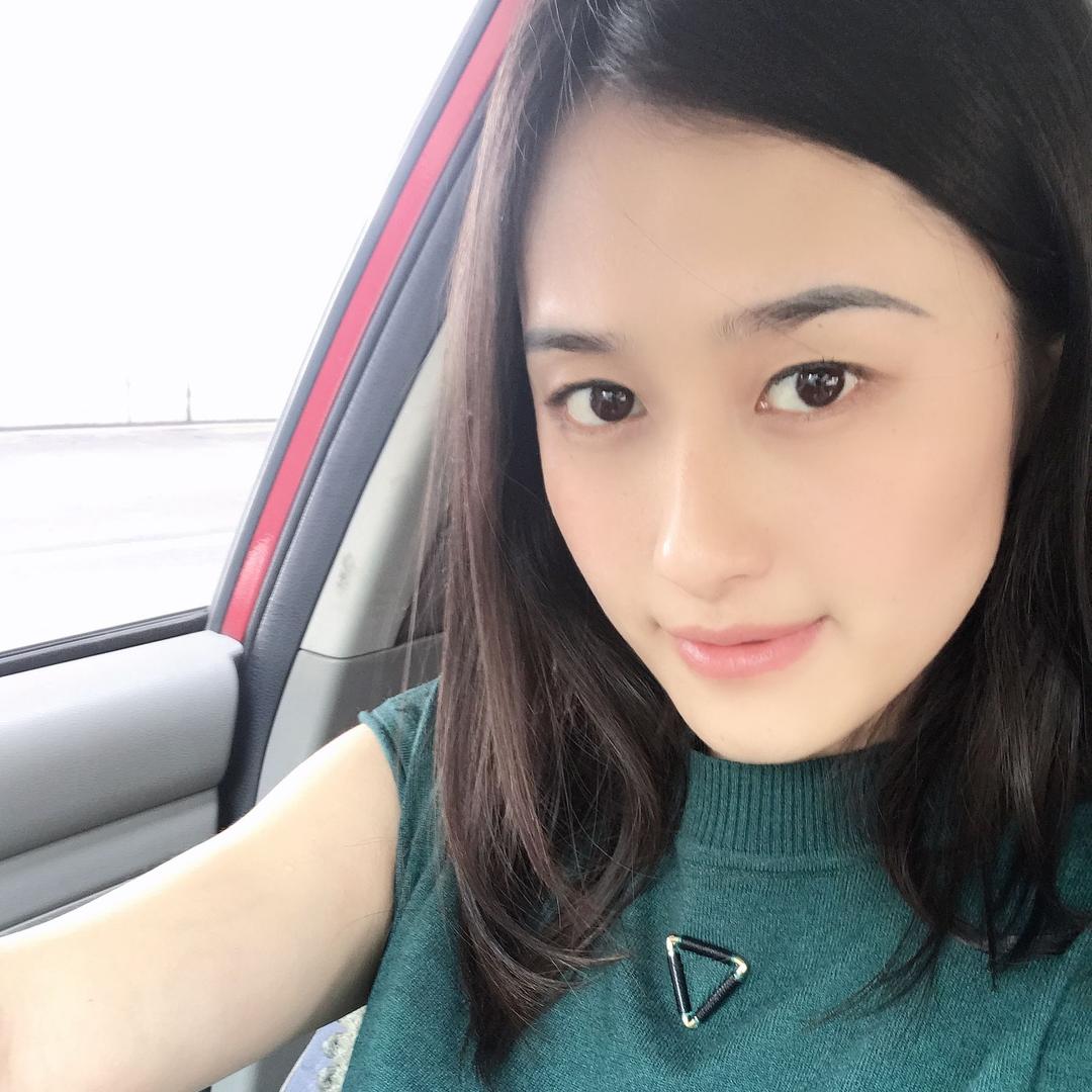 爱吃冰激凌的傻妞