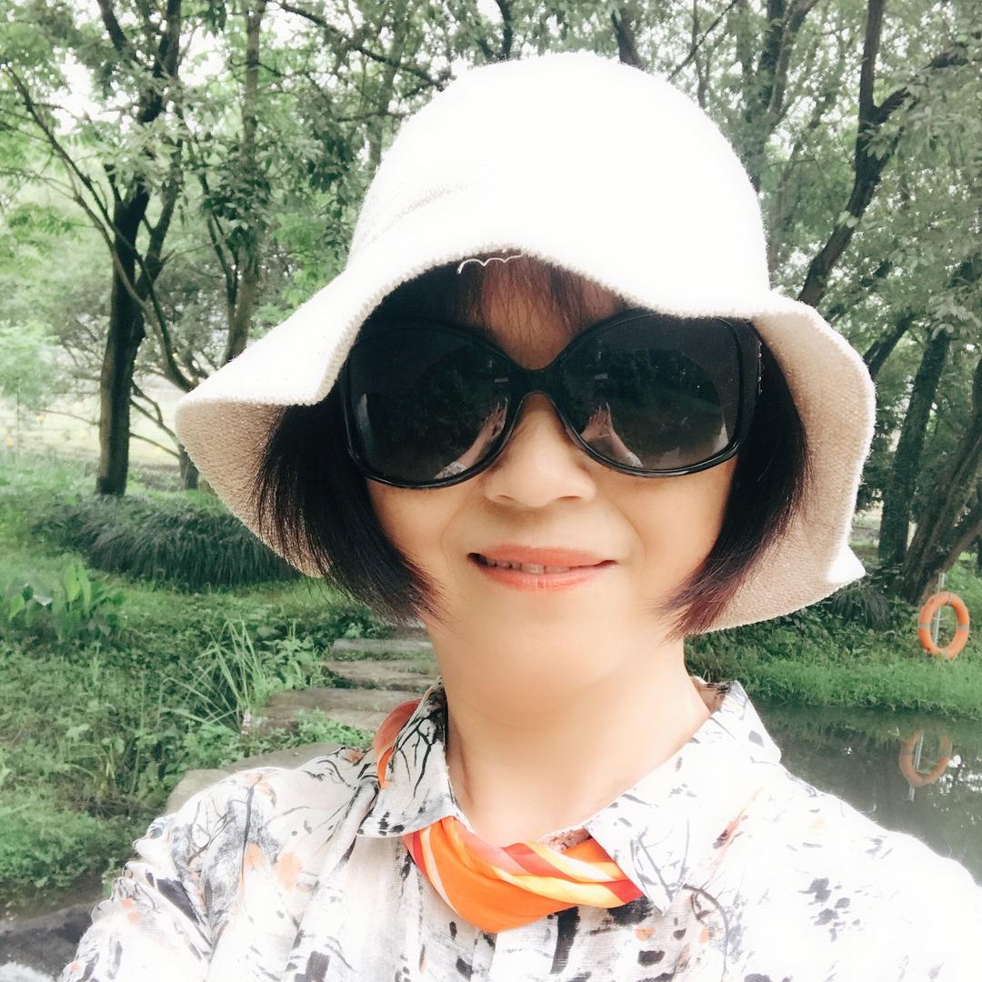 英子