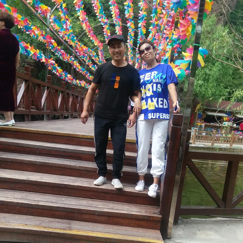 蓝天黑土