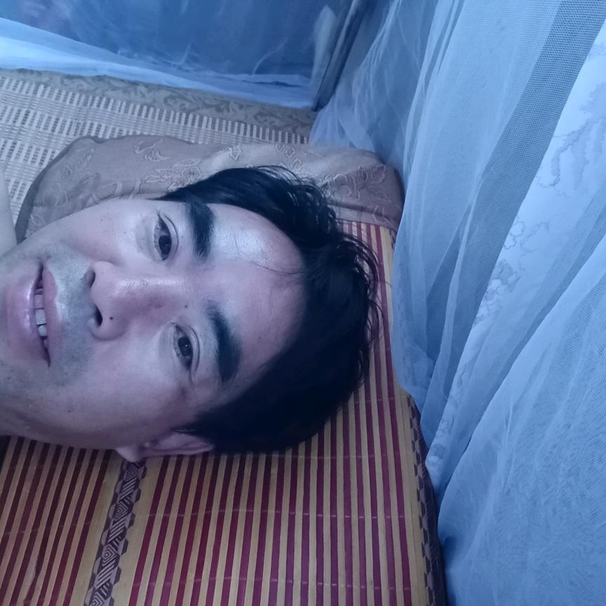 帅哥一枚
