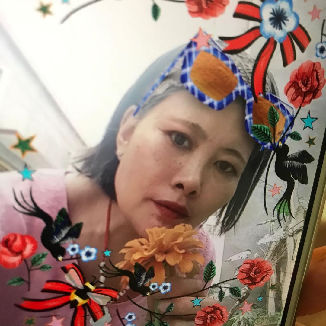 古月？傻疯子。