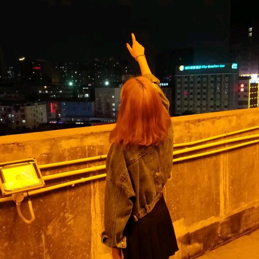婉婉爱吃果酱