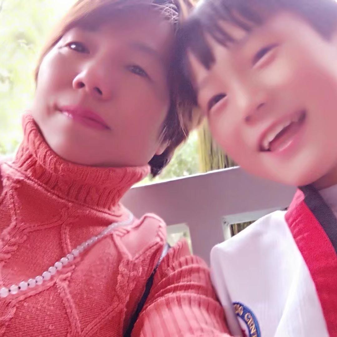 调皮的小仔