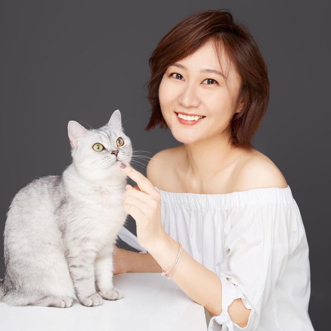 弹簧小姐和金牌猫家长