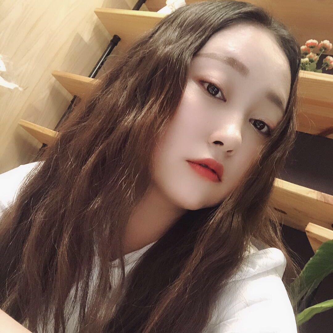 蕾蕾服饰穿搭小店
