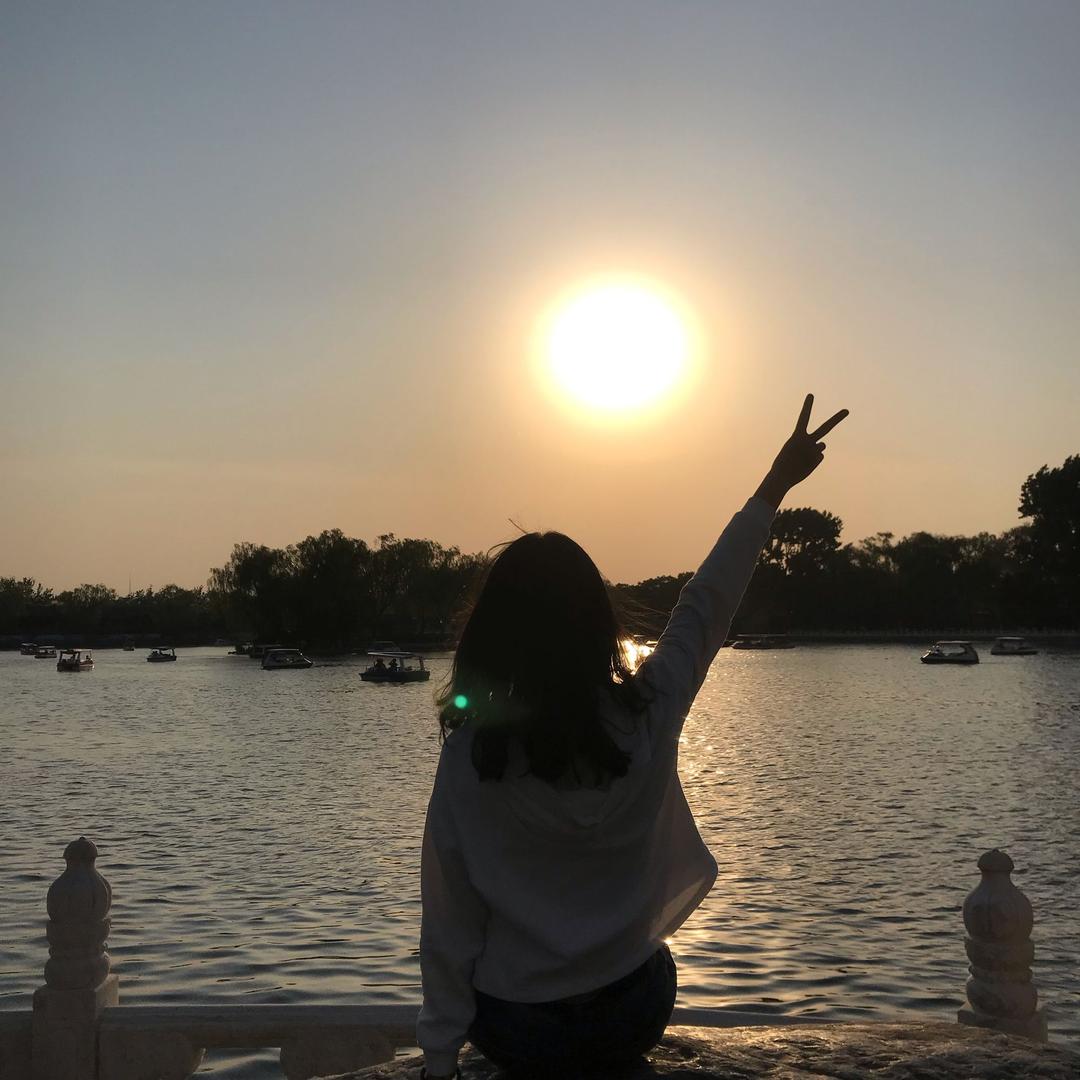大家喜欢的小张老师吖💗
