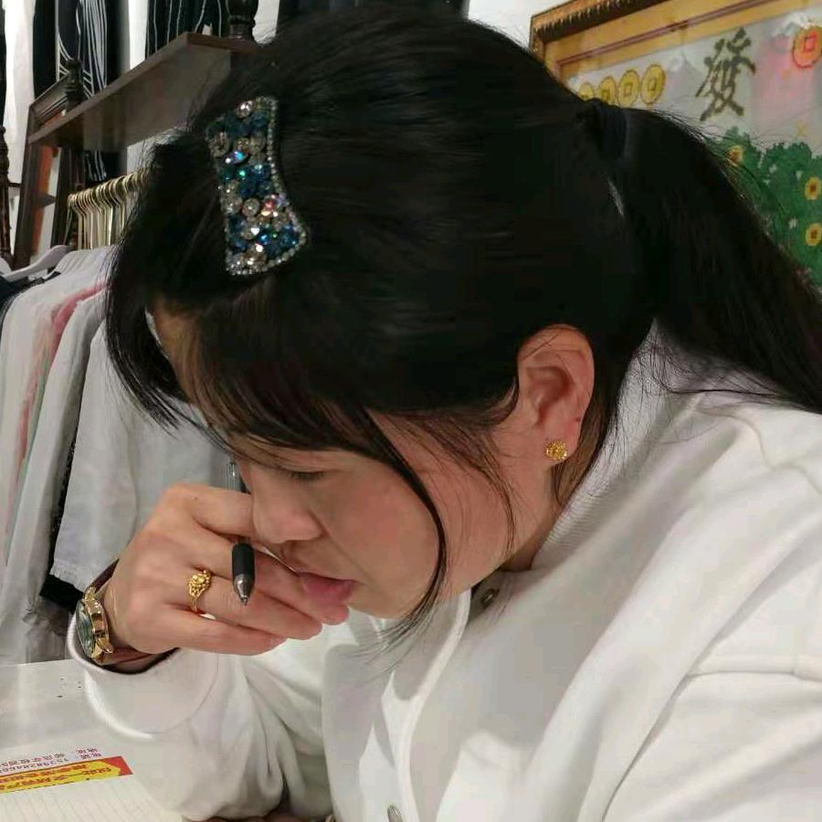 彩云女装工厂店