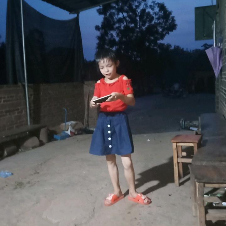 浅色的