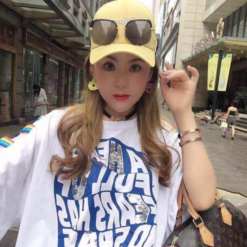 东坡区瓶子女装店