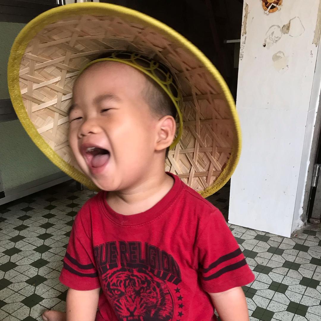 收购库存服装，小何