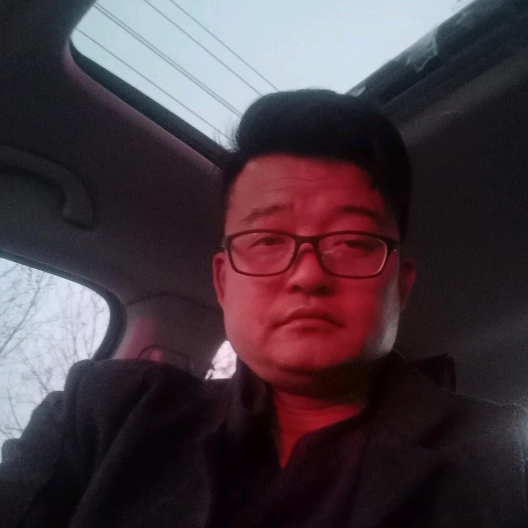 眼镜天天鲜水果店