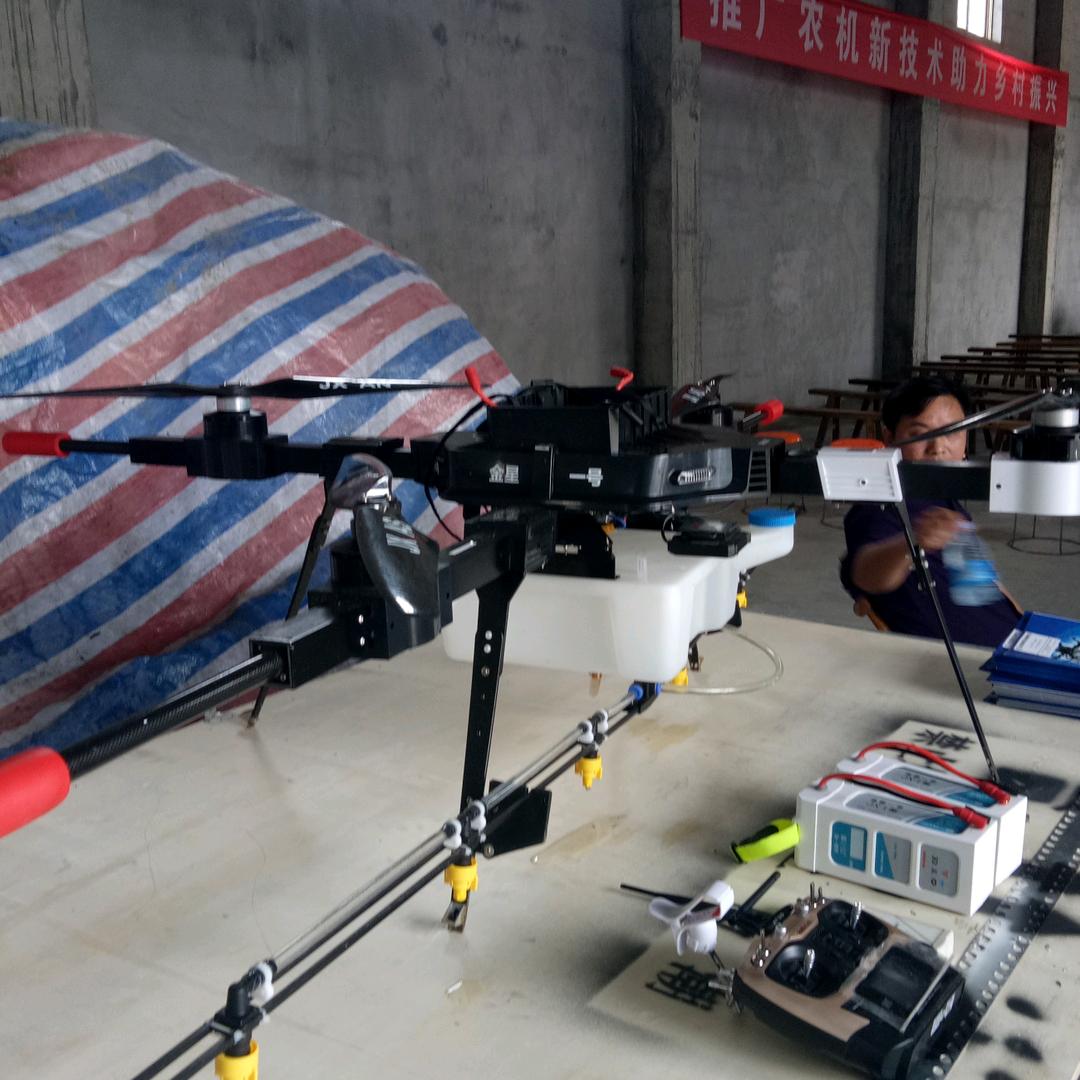 白鹭广场，姣姣辣卤味。