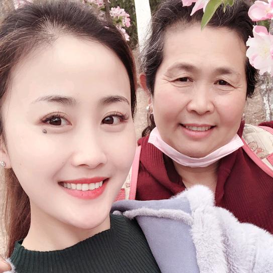 马翠霞妈妈