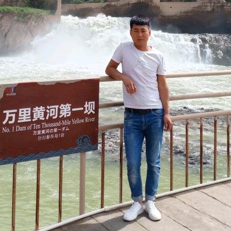 骑着电驴🐎，去上班⋯