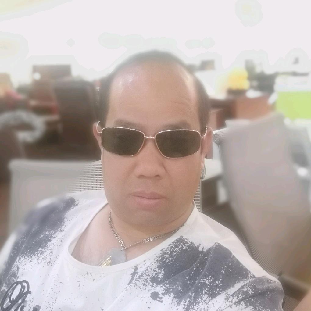 贺铭现代办公家具