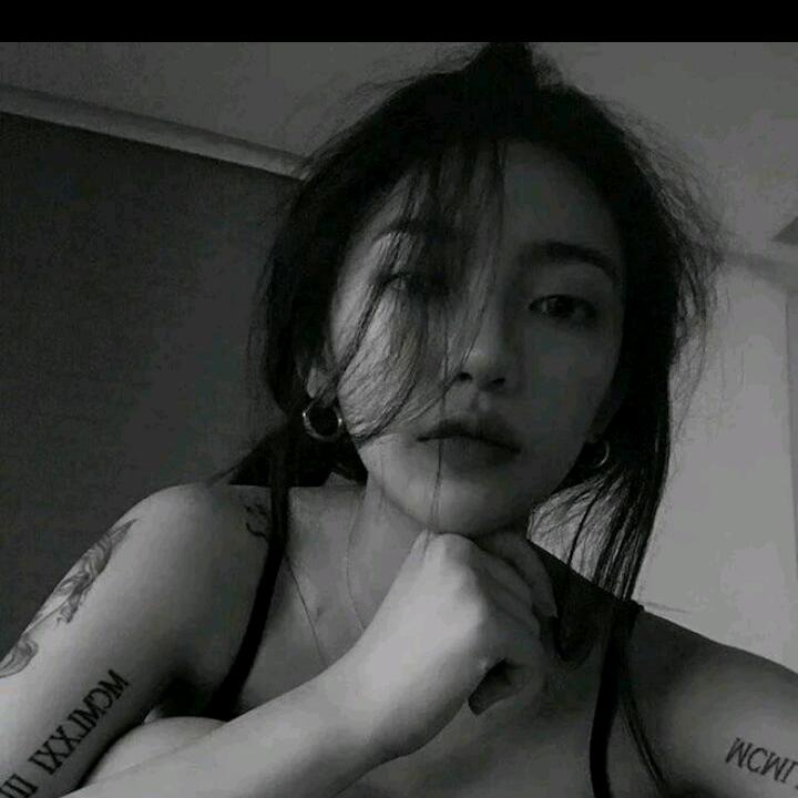 爱吃面包的小咪
