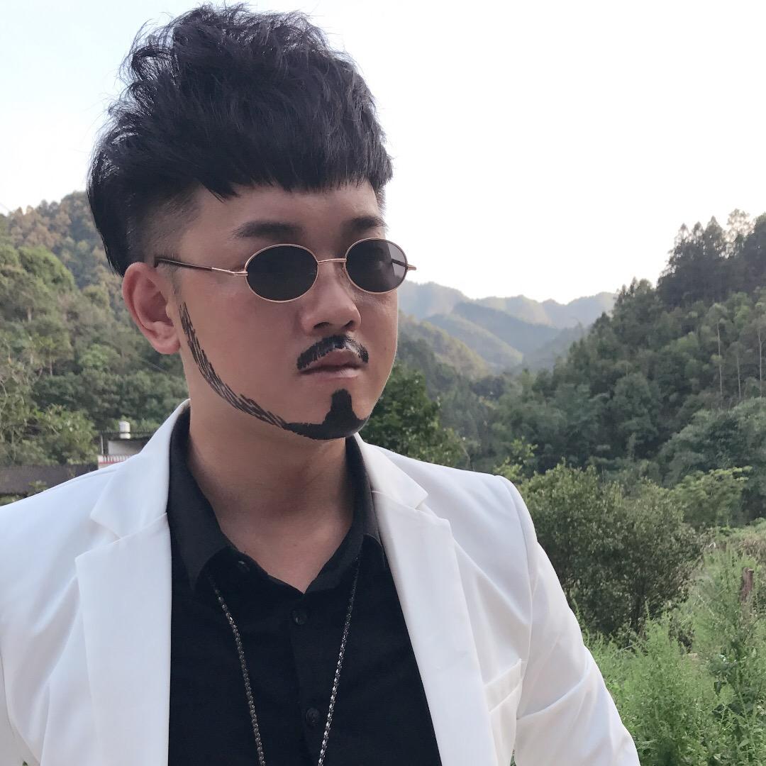黄汝富（带娃中）@抖音