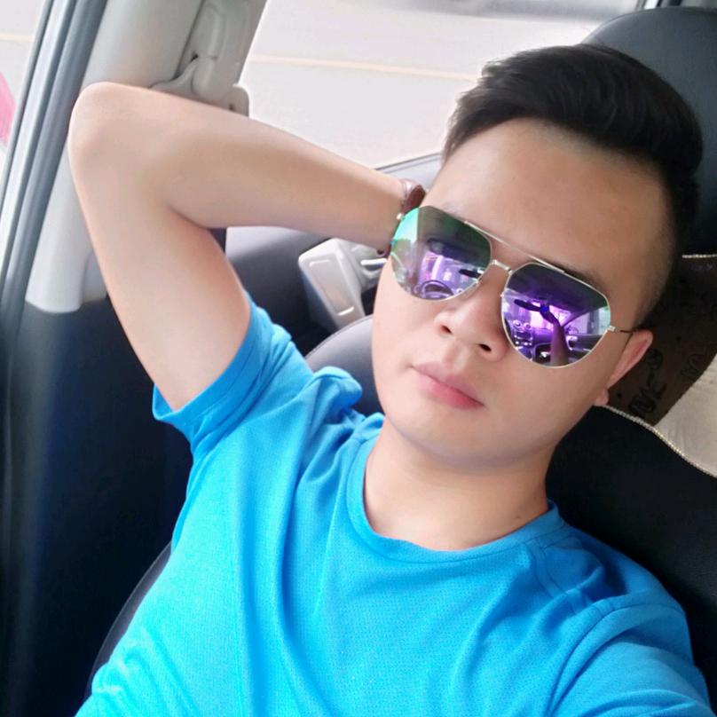 手握三尺剑！斩尽拦路人。