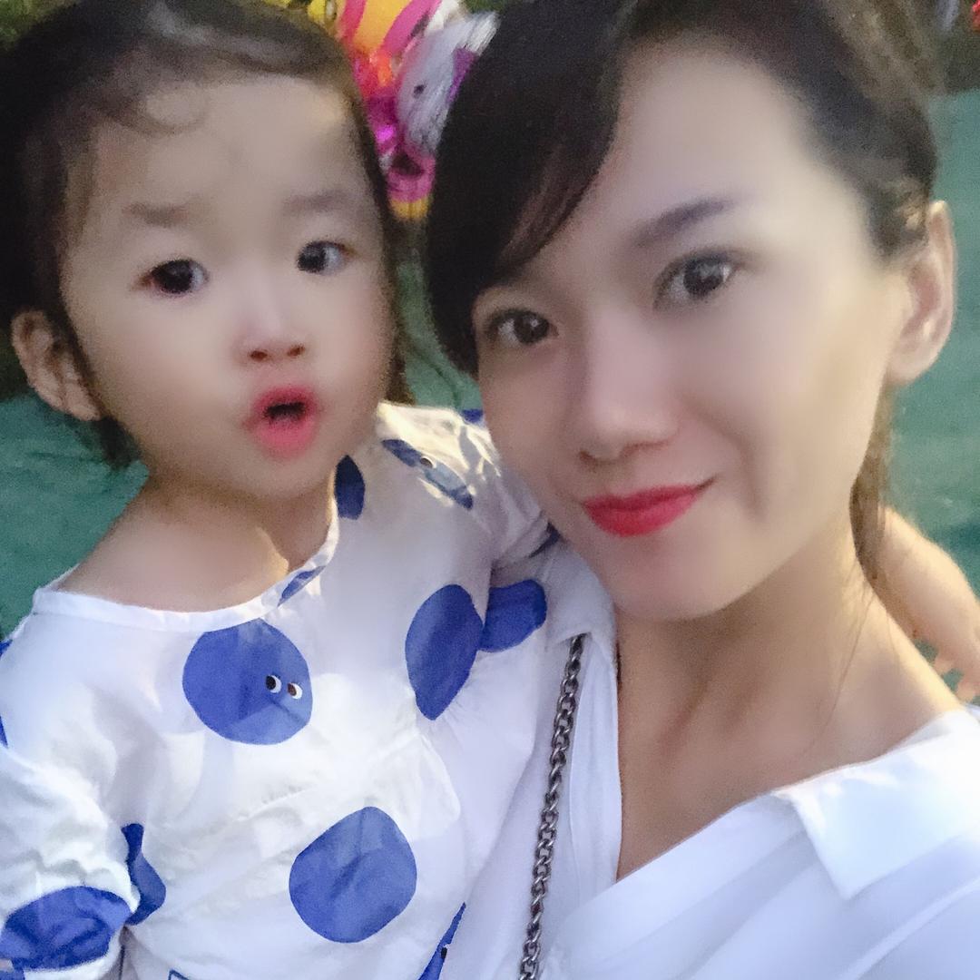 爱吃糖的小糖果