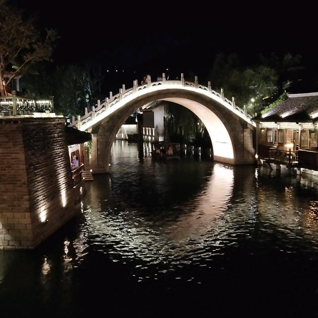晴空万 李