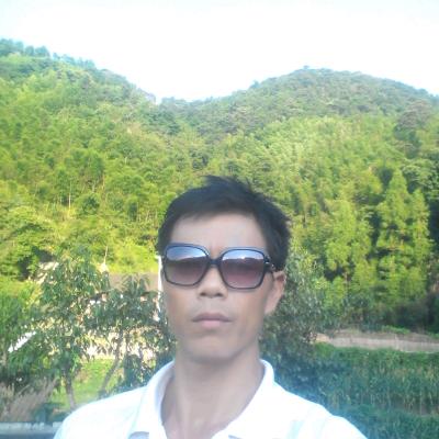 喜欢唱，又爰唱，但又唱不好的人