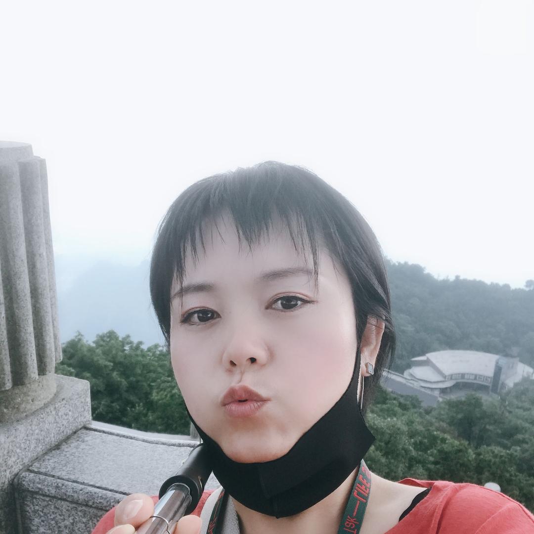 郑州银基万人迷服饰店