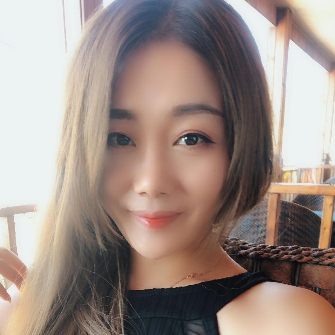 花自飘影💋