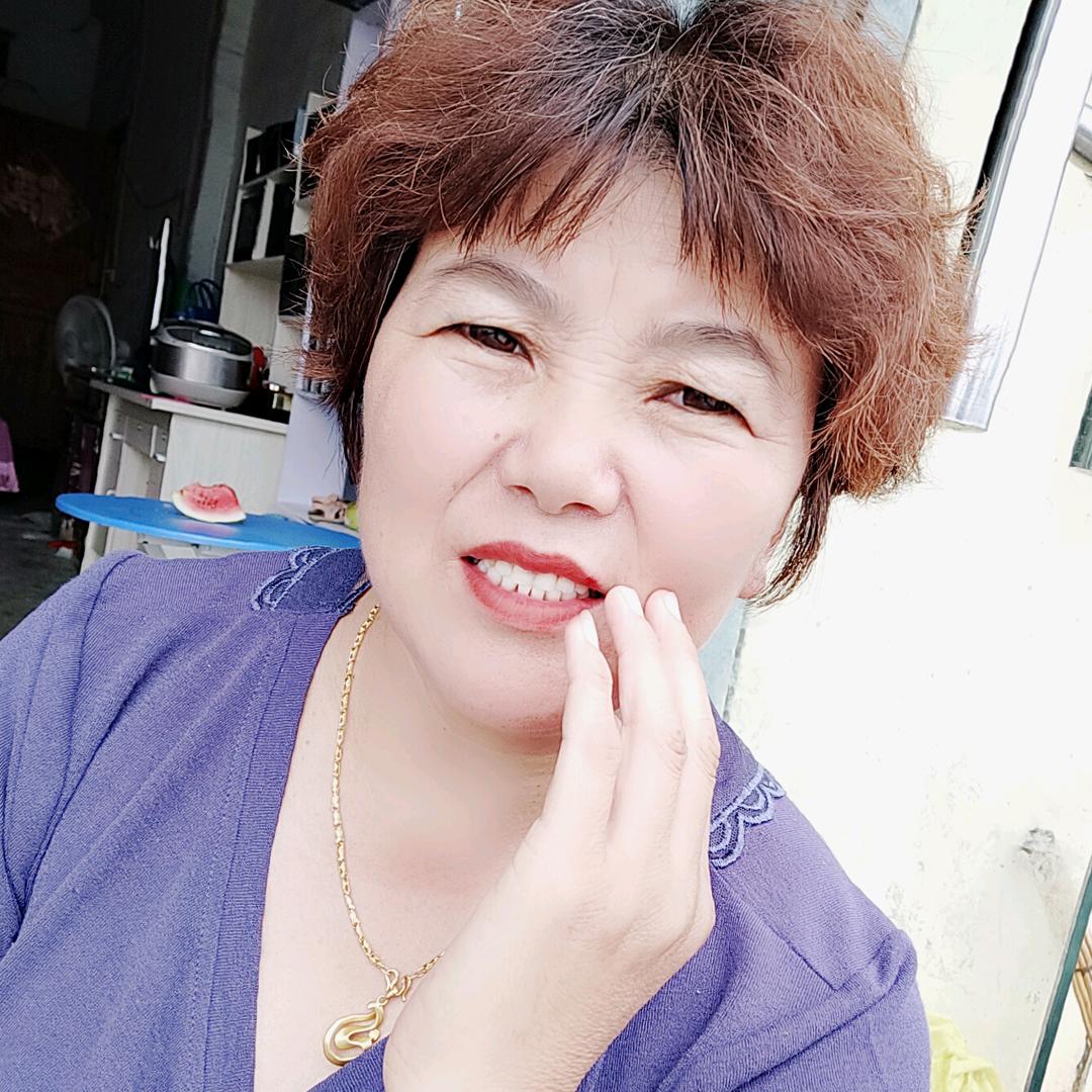 董素贞