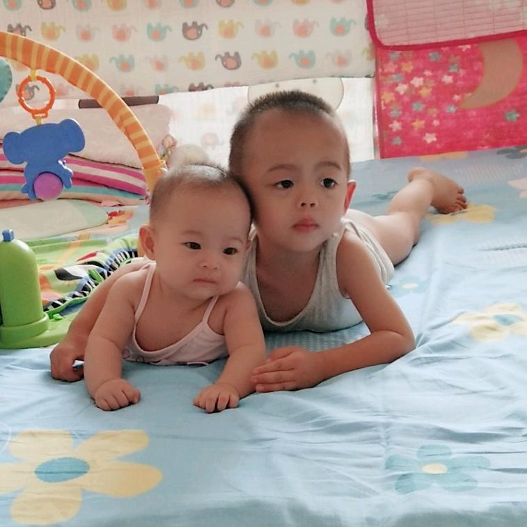 幸福的一家四口