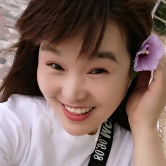 秋水丽人（闫小胖粉鸡）