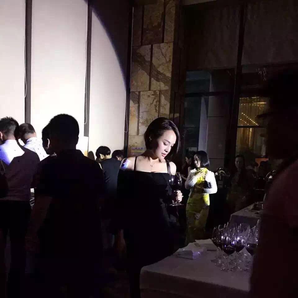 女人街服饰