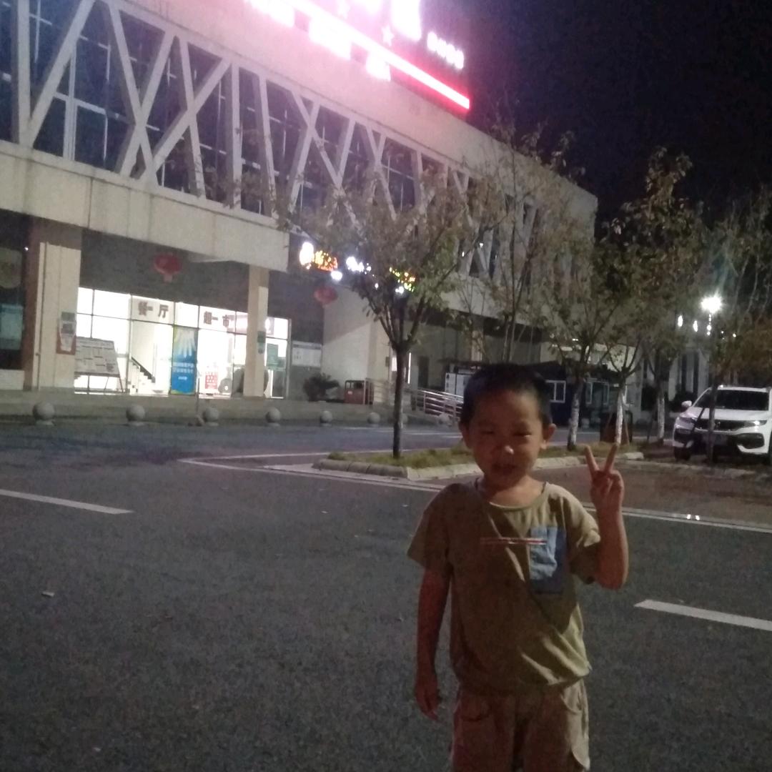 努力奋斗，达到目标。