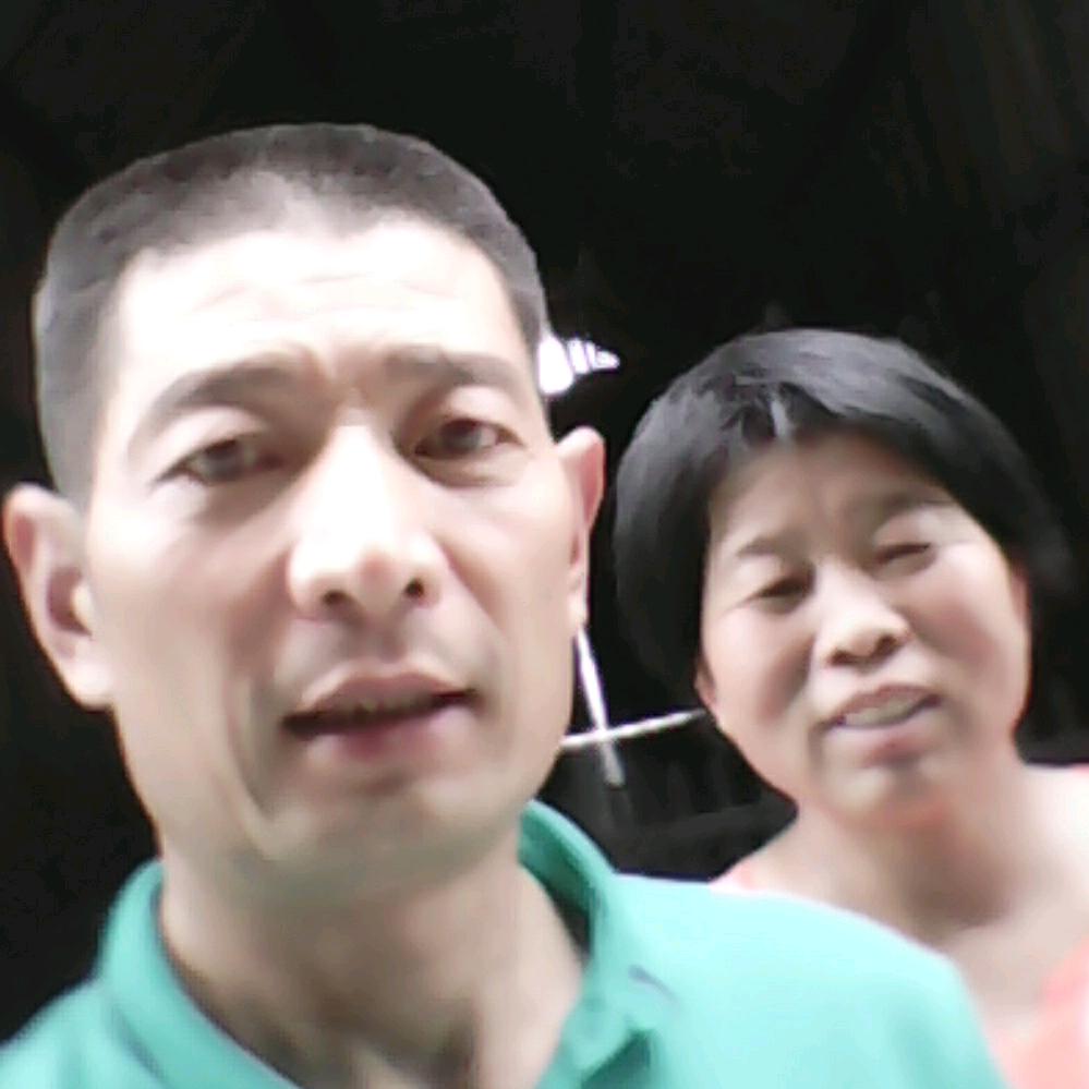 忆往昔日，开心快乐。